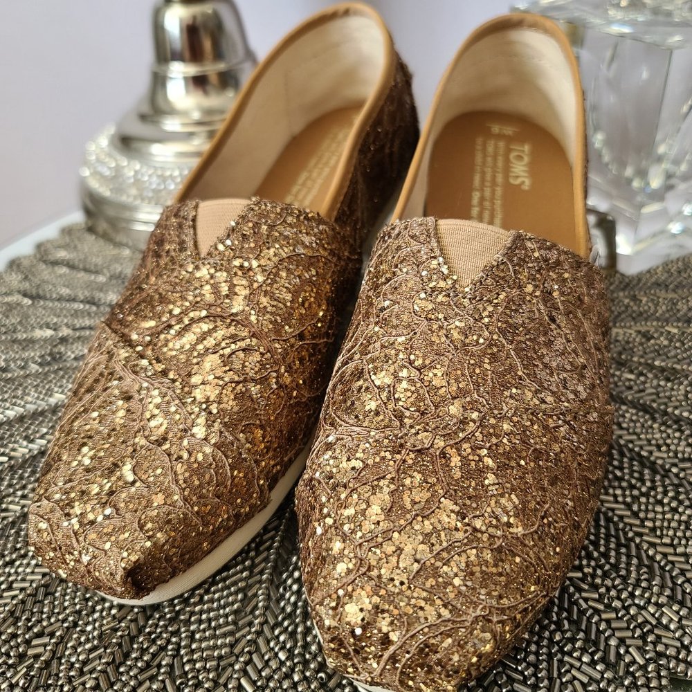 TOMS Classic Rose Gold Lace Glitz - NIB - Sz 5